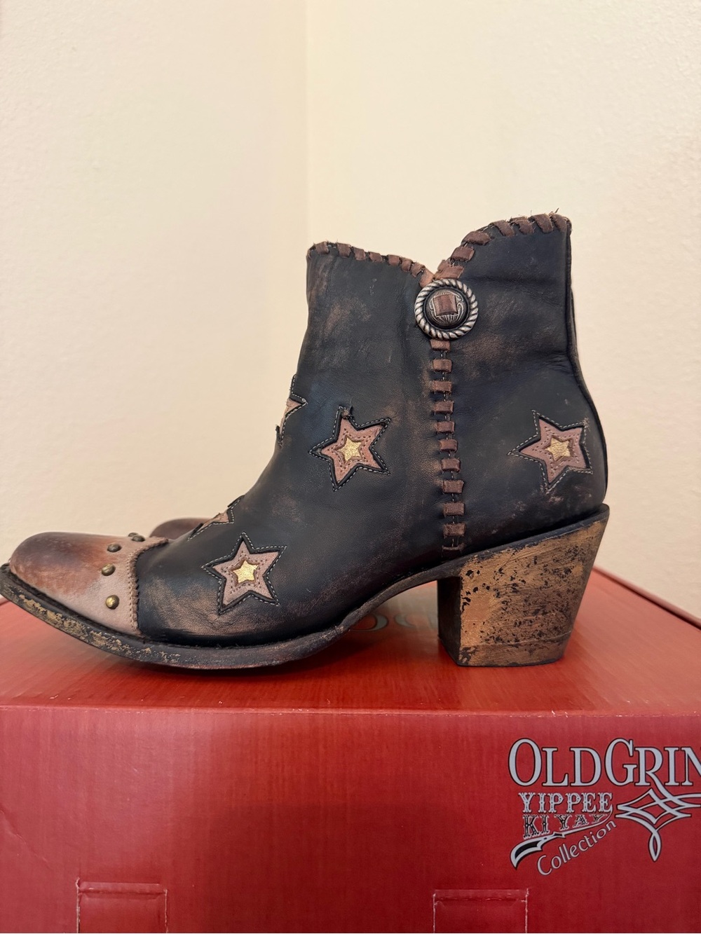 Old Gringo Black and Brown Star Accent Ankle Booties 7.5